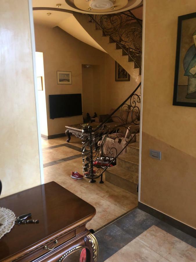 Luxury Tumanyan Apartment Erevan Esterno foto