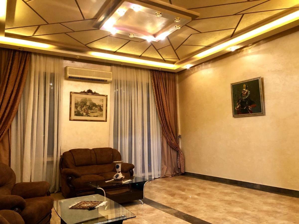 Luxury Tumanyan Apartment Erevan Esterno foto