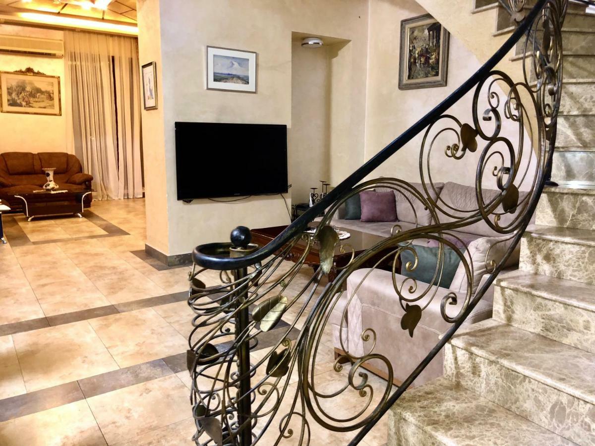 Luxury Tumanyan Apartment Erevan Esterno foto