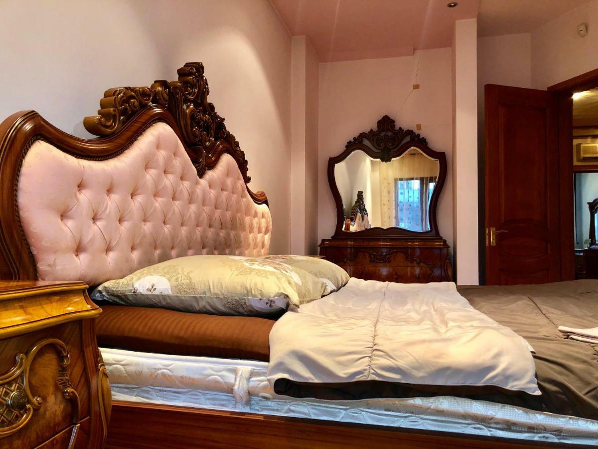 Luxury Tumanyan Apartment Erevan Esterno foto