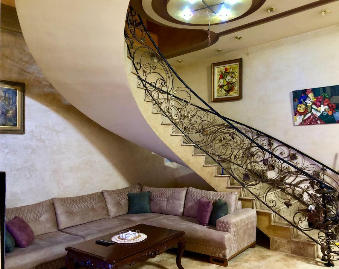 Luxury Tumanyan Apartment Erevan Esterno foto