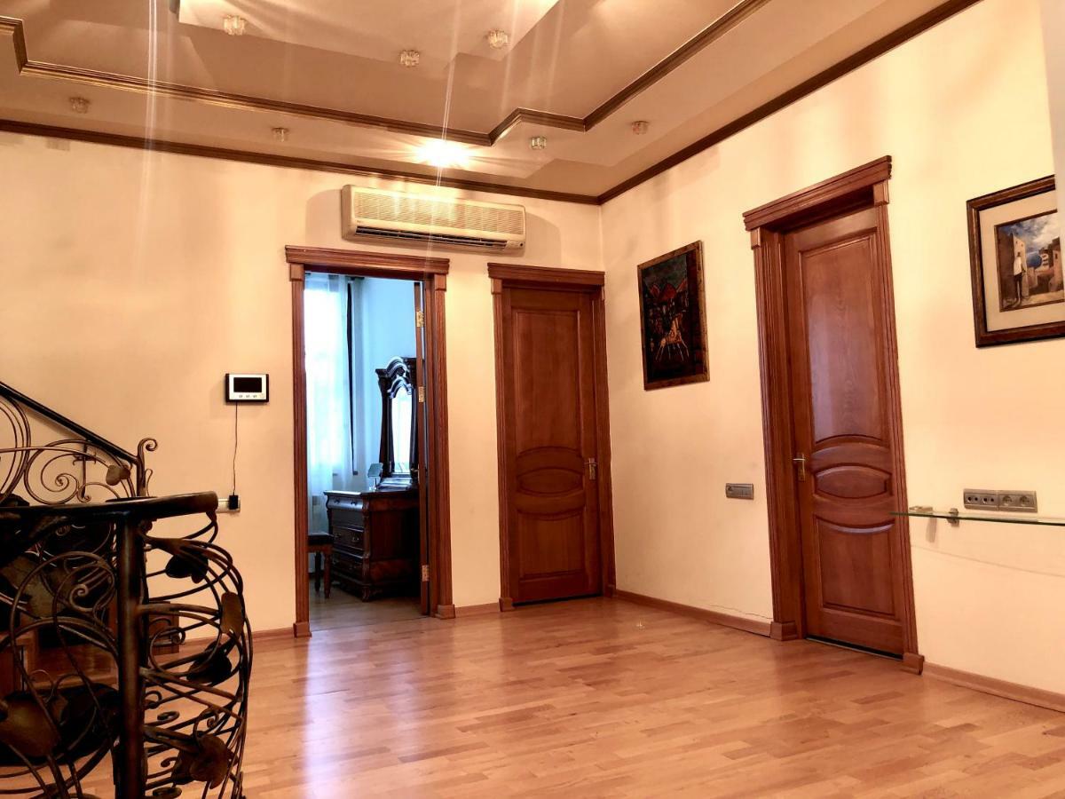 Luxury Tumanyan Apartment Erevan Esterno foto